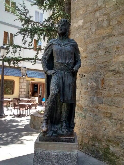 LA GESTACIÓN SUBROGADA Y EL CURIOSO “SEGUNDO NACIMIENTO” DE RAMIRO I DE ...